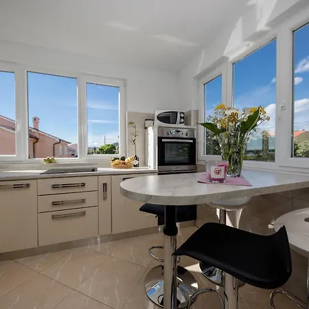 Sole Apartment *
